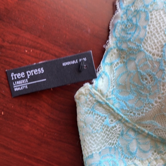 Bralette, size M. NEW! - Picture 7 of 9